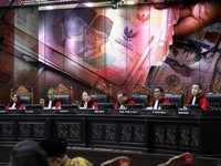 Sidang MK Memanas, Asing Kabur & The Fed Masih Galak, RI Bisa Apa?