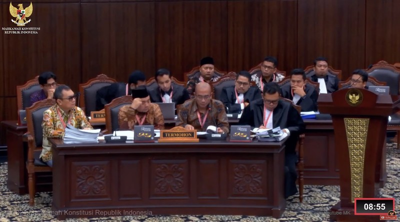 Hakim Mahkamah konstitusi saat sidang perdana sengketa hasil Pemilihan Presiden (Pilpres) 2024 di Gedung Mahkamah Konstitusi (MK), Jakarta, Rabu (27/3/2024). (CNBC Indonesia/Faisal Rahman)