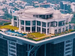 Ini Pemilik Rumah Mewah di Atas Gedung Pencakar Langit yang Nggak Pernah Dihuni