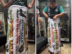 Viral Sarung Motif Spanduk Pecel Lele Bikin Ngakak, Ini Penampakannya
