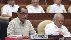 2 Menteri Jokowi Rapat Bareng di DPR, Ditutup Lagu Kemesraan