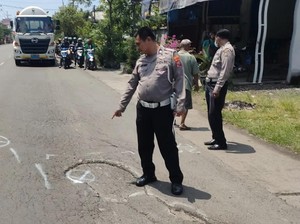 Hindari Jalan Rusak, 4 Motor Kecelakaan Beruntun di Gresik-Satu Orang Tewas