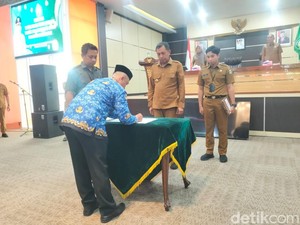Pemkot Parepare Serahkan SK 213 PPPK Guru-Tenaga Kesehatan