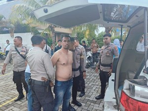Mantan ASN Diduga Gangguan Jiwa Bikin Onar di Restoran Kupang