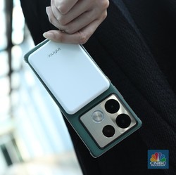 Sederet Bahaya Tidur Di Dekat Gadget, Salah Satunya Memicu Kanker