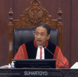 Sidang Gugatan Pilpres, MK Tegur Ketua KPU yang Diduga Tidur!