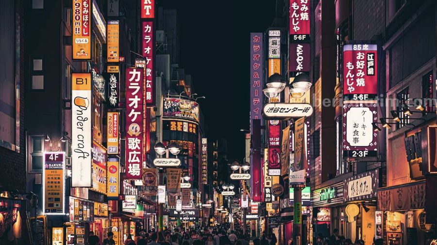 Suasana Kota Metropolitan Tokyo di malam hari (via Reuters)