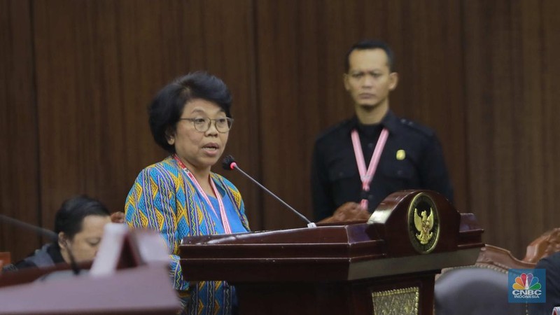 Suasana Sidang lanjutan sengketa Perselisihan Hasil Pemilihan Umum (PHPU) 2024 di ruang sidang MK, Jakarya, Selasa (2/4/2024). (CNBC Indonesia/Muhammad Sabki)