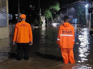 Titik Banjir di Jakarta Bertambah Jadi 13 RT dan 8 Ruas Jalan