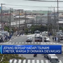 Video: Jepang Bersiap Hadapi Tsunami 3 Meter, Warga Okinawa Dievakuasi