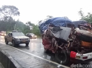 Tabrakan Bus Vs Truk di Jalur Gentong Tasikmalaya, 3 Orang Terluka