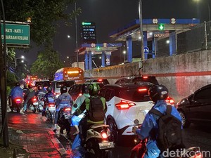Warga Ngeluh TB Simatupang Macet Parah Imbas Banjir: Nggak Kayak Biasa