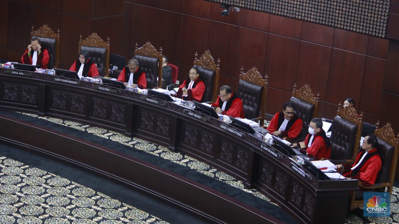 Yudistira Dwi Wardhana Asnar, Saksi Ahli Termohon dalam sidang lanjutan sengketa Perselisihan Hasil Pemilihan Umum (PHPU) 2024 di ruang sidang MK, Rabu (3/4/2024). Yudistira Dwi Wardhana Asnar, Saksi Ahli Termohon dalam sidang lanjutan sengketa Perselisihan Hasil Pemilihan Umum (PHPU) 2024 di ruang sidang MK, Rabu (3/4/2024). (CNBC Indonesia/Muhammad Sabki)