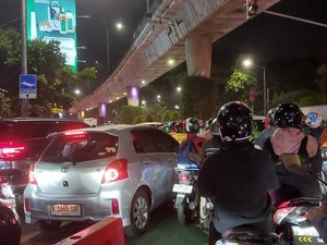 Jalan Prapanca 5 Kemang Jaksel Banjir, Lalu Lintas Macet