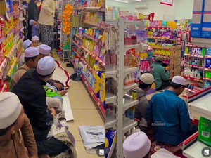 Viral Majelis Taklim di Bogor yang Bikin Jemaah Luber ke Dalam Minimarket