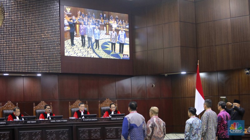 Yudistira Dwi Wardhana Asnar, Saksi Ahli Termohon dalam sidang lanjutan sengketa Perselisihan Hasil Pemilihan Umum (PHPU) 2024 di ruang sidang MK, Rabu (3/4/2024). (CNBC Indonesia/Muhammad Sabki)