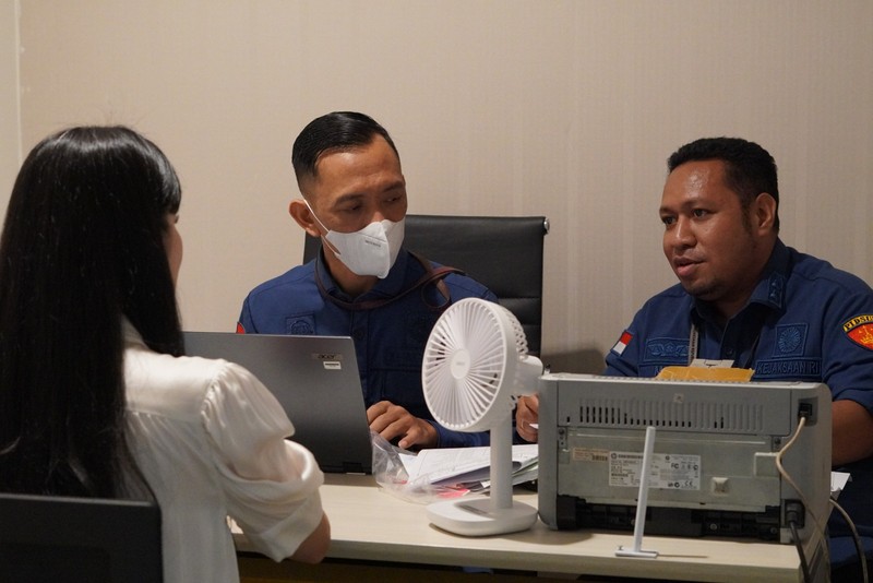 Aktris Sandra Dewi saat menjalani pemeriksaan sebagai saksi dalam kasus Izin Usaha Pertambangan (IUP) PT Timah Tbk di Kejaksaan Agung, Jakarta, Kamis (4/4/2024). (Dok: Kejagung)