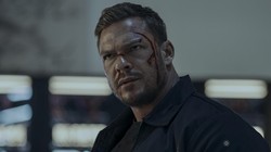 Ini Adegan yang Ogah Dilakukan Alan Ritchson di Reacher