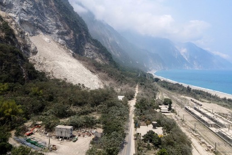 Pemandangan kawasan pasca longsor akibat gempa, di Hualien, Taiwan, 4 April 2024. (REUTERS/Tyrone Siu) Pemandangan kawasan pasca longsor akibat gempa, di Hualien, Taiwan, 4 April 2024. (REUTERS/Tyrone Siu)
