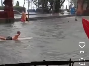 Pemotor Tewas Masuk Gorong-gorong hingga Bule Surfing Saat Banjir di Kuta