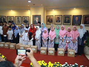 DPRD Kota Surabaya Salurkan Santunan untuk 100 Anak Yatim Piatu