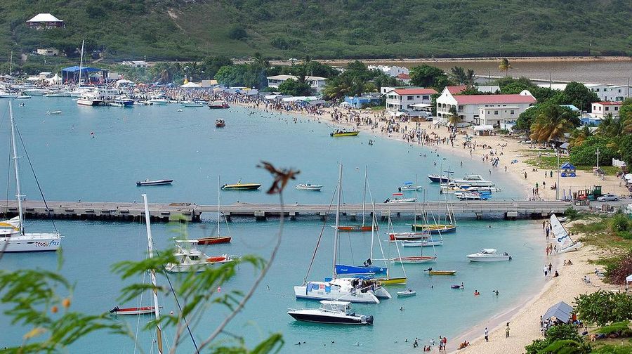Iustrasi salah satu pantai di Anguilla. (Freepik)