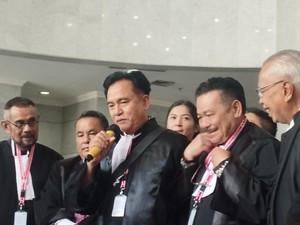 Yusril Sebut BW Tersangka Seumur Hidup Usai Diprotes soal Eddy Hiariej di MK