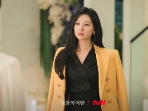 Kim Ji Won Makin Dicintai, Bikin Fans Serbu Bandara demi Dia