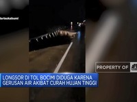 Video: Longsor Tol Bocimi, 2 Kendaraan Jadi Korban