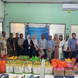 Pelindo Terminal Petikemas Bagikan 16.000 Paket Sembako Gratis
