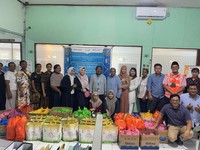 Pelindo Terminal Petikemas Bagikan 16.000 Paket Sembako Gratis