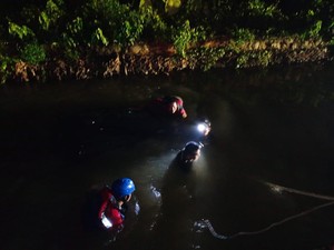 Mobil Nyemplung Sungai di Bogor Berhasil Dievakuasi, Sopir Selamat