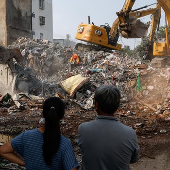 Penampakan Terkini Pasca Gempa Taiwan, Buldoser Penuhi Jalanan