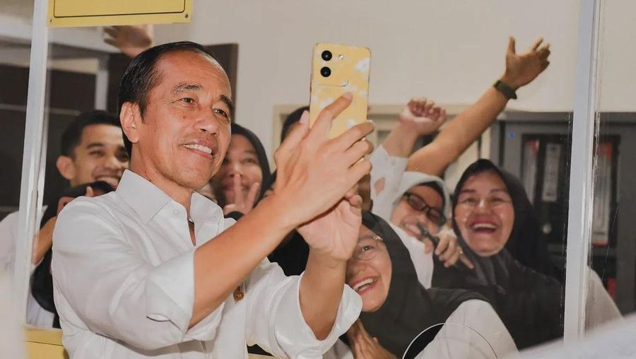 Presiden Joko Widodo melakukan tinjauan ke Rumah Sakit Umum Daerah (RSUD) Sultan Thaha Saifuddin, Kabupaten Tebo, Provinsi Jambi. (Instagram @jokowi)
