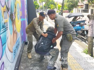 Geger Pria Diduga ODGJ Berulah di Tamsis Jogja, Sempat Gigit Saat Diamankan