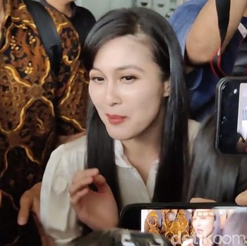 Potret Terbaru Sandra Dewi Setelah Diperiksa 5 Jam di Kejagung