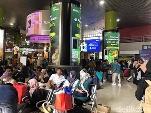 Stasiun Gambir Mulai Ramai Pemudik pada H-6 Lebaran