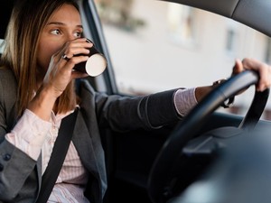 Cegah Microsleep saat Mudik, Lebih Cespleng Kopi Tubruk atau Minuman Berenergi?