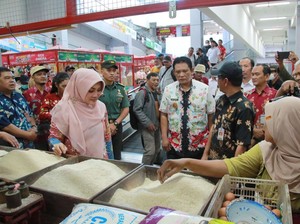 Jelang Lebaran, Bupati Klaten Cek Harga-Keamanan Pangan di Pasar Gedhe
