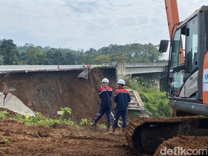 Polisi Bakal Penggal Jalan Arteri Imbas Tol Bocimi Longsor