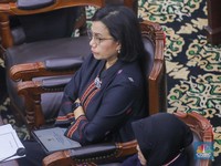 Jokowi Rajin Bagi-bagi Bansos, Uang Dari Mana? Ini Kata Sri Mulyani