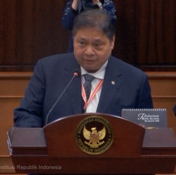 Airlangga Buka-Bukaan Soal Kenaikan Anggaran Perlinsos 2024 di MK