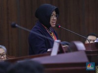 Risma Punya Ruang Kontrol Penerima Bansos, Begini Ceritanya