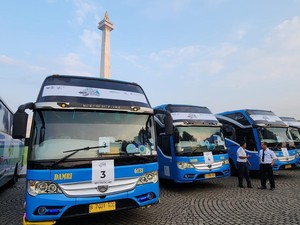 BUMN Semen Berangkatkan 880 Orang Mudik Gratis ke 4 Provinsi