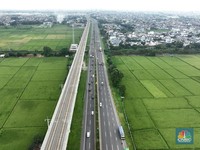 H-5 Lebaran, Arus Lalu Lintas di Tol Cileunyi Ramai Lancar