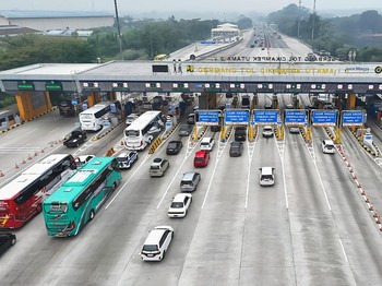 Jelang Puncak Mudik, Jumlah Mobil Masuk GT Cikampek Utama Naik 103,35%