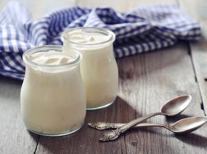 Studi Ungkap Rajin Ngemil Yoghurt Bisa Cegah Kena Kanker Usus