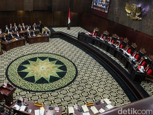 Risma dan Sri Mulyani Jelaskan Alasan Bansos Beras Tak di Bawah Kemensos