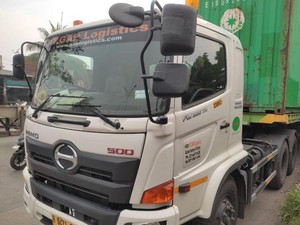Hendak Hindari Lubang di Cilincing, Pemotor Wanita Tewas Terlindas Truk