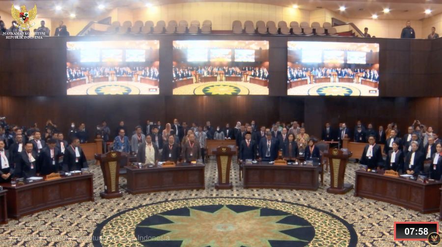 Suasana sidang lanjutan sengketa Perselisihan Hasil Pemilihan Umum (PHPU) 2024 di gedung Mahkamah Konstitusi (MK), Jakarta, Jumat (5/4/2024). (Tangkapan layar Youtube Komisi Mahkamah Konstitusi RI)